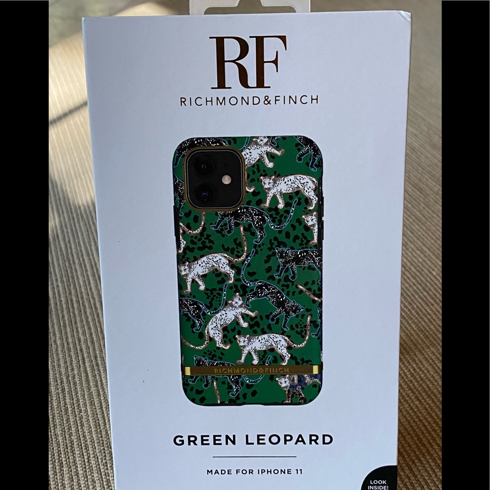 RICHMOND & FINCH…Green Leopard-Print iPhone 11 Case from Neiman Marcus New